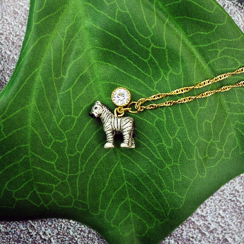 Happy Jungle Animal Party Necklace (Zebra) - สร้อยคอ - พลาสติก สีทอง