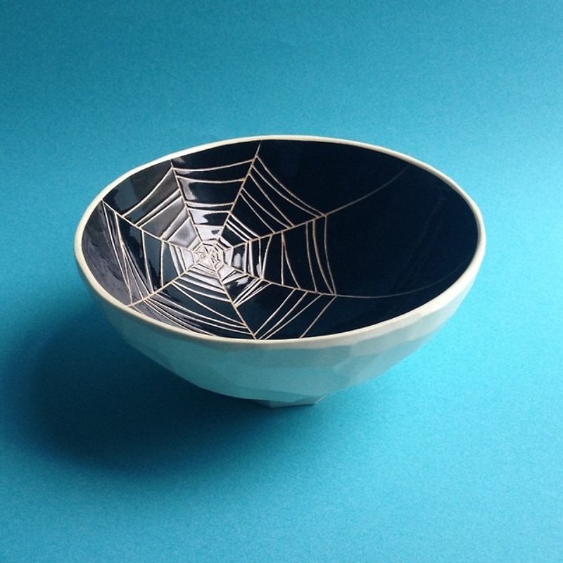 鉢/茶碗 (蜘蛛の巣）黒　bowl (spider) black - 花瓶/花器 - 陶 黑色