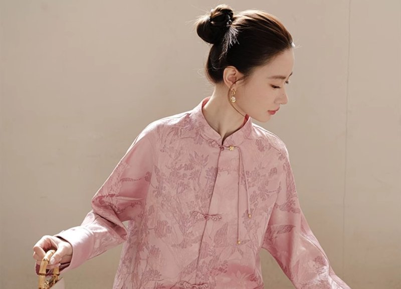 新中式復古中國風 溫婉優雅浮雕提花外套 - 女上衣/長袖上衣 - 絲．絹 粉紅色