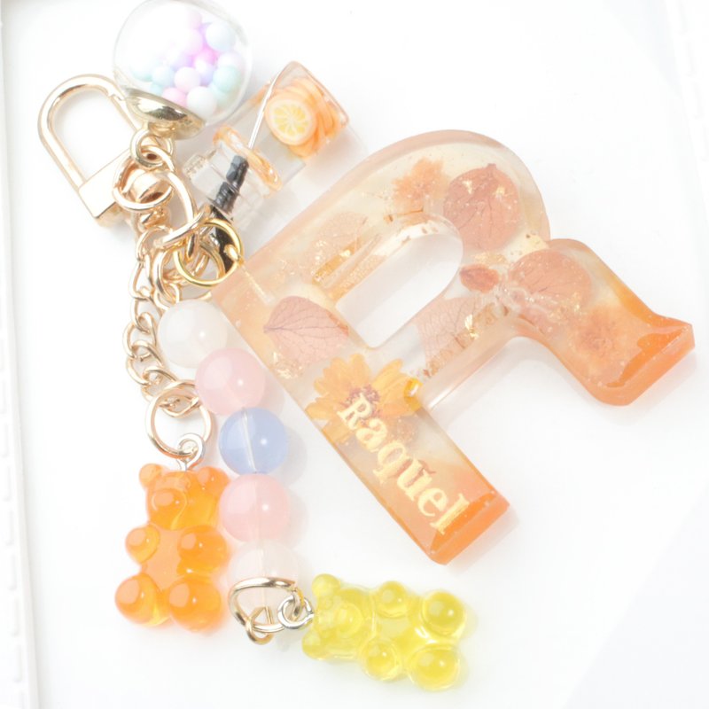 [Customized] Pearl String Bear Flower Gradient Color Dry Flower 26 Capital English Letter Name Key Ring - Keychains - Plants & Flowers Multicolor