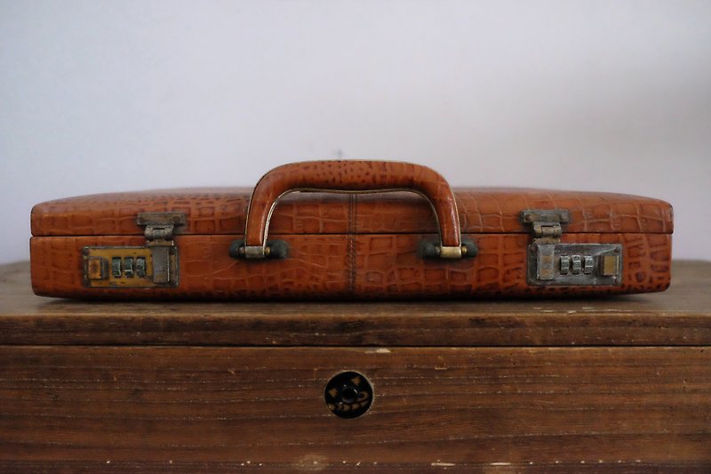 Early crocodile leather briefcase - กระเป๋าเอกสาร - หนังแท้ สีนำ้ตาล