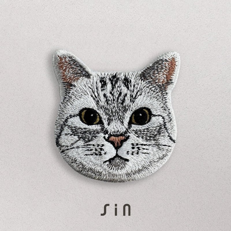 單卡大頭貓-刺繡貼紙-胖胖臉銀虎斑美短貓(A0024) - 貼紙 - 繡線 灰色