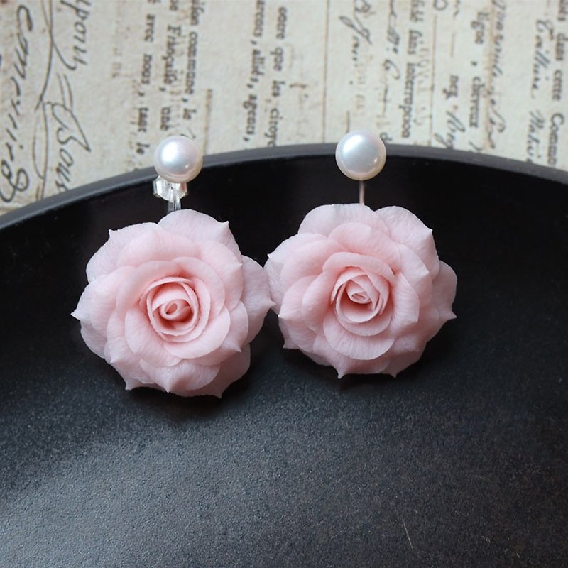 Blooming pink roses/handmade polymer clay pearl earrings - Earrings & Clip-ons - Clay Pink