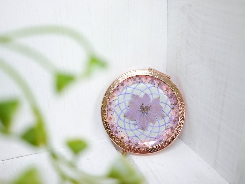 Pressed Flower Dreamcatcher Compact Mirror | Purple, Pink & Rose Gold - อุปกรณ์แต่งหน้า/กระจก/หวี - โลหะ สึชมพู