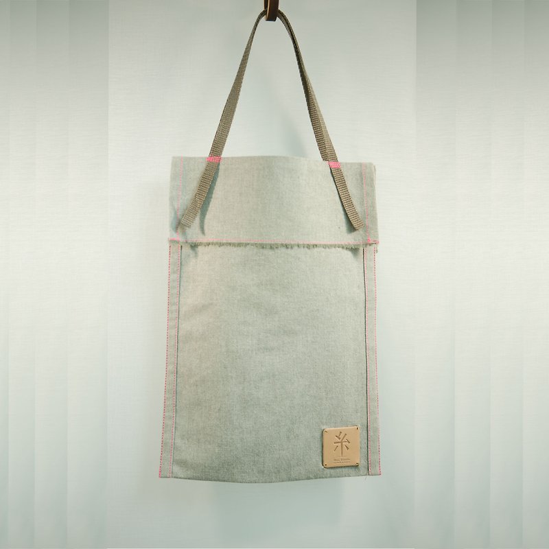 A4 whims accompanying bags (gray green) - กระเป๋าถือ - ผ้าฝ้าย/ผ้าลินิน สีเขียว