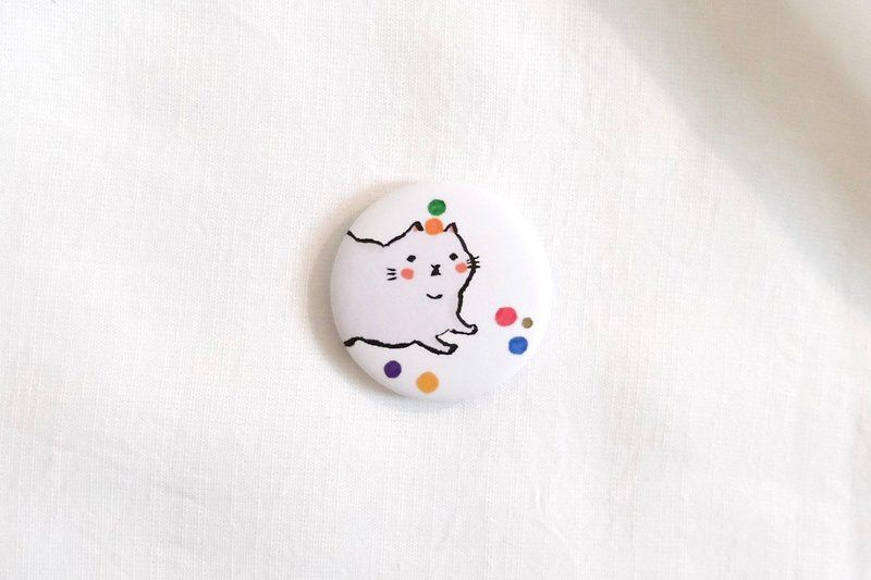Mishima matte badge in nonsense - Badges & Pins - Plastic White