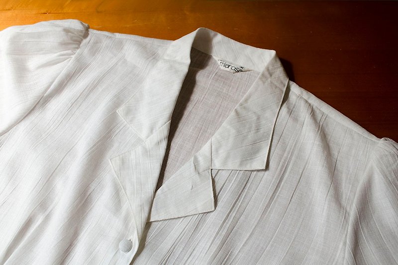 Old-school dating pure white straight lines mixed linen retro short-sleeved shirt 50s | vintage - เสื้อเชิ้ตผู้หญิง - ผ้าฝ้าย/ผ้าลินิน 