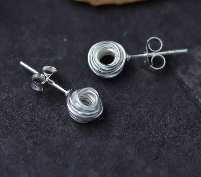 Real S925 Women Simple Fashion Manual Reeling Silver Lines Stud Earrings - ต่างหู - เงินแท้ สีเงิน