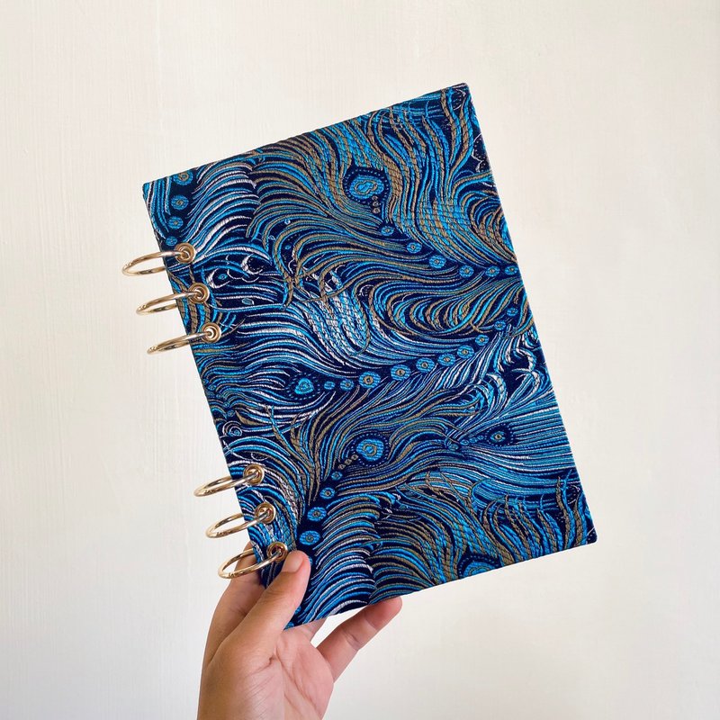 Peacock Feather Brocade-A5/A6 6-hole loose-leaf cover, washable and timeless calendar, handbook - สมุดบันทึก/สมุดปฏิทิน - วัสดุอื่นๆ สีน้ำเงิน