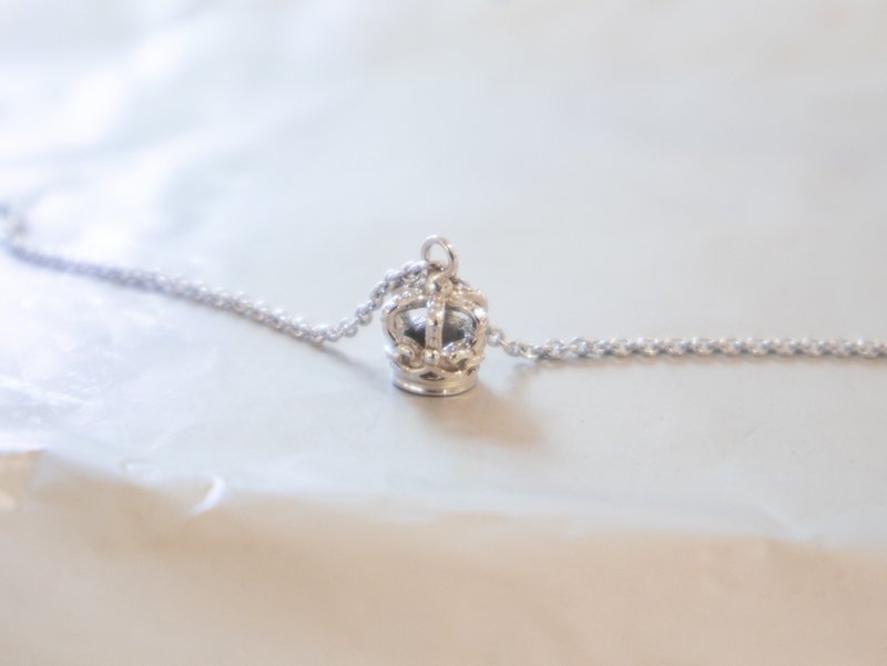 925 SILVER皇冠charm迷你小淡水珍珠3mm-精緻手鏈- 銀 - 手鍊/手環 - 珍珠 銀色