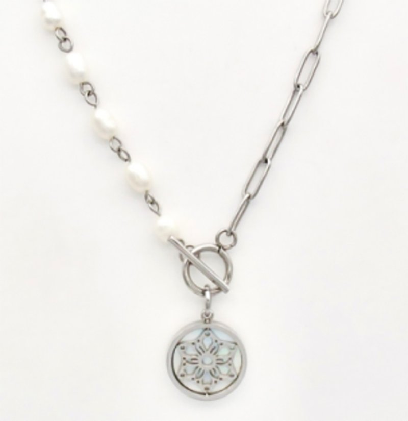 Pearl | Filigree Flower with MOP and Pearl Statement Necklace - สร้อยคอ - สแตนเลส 