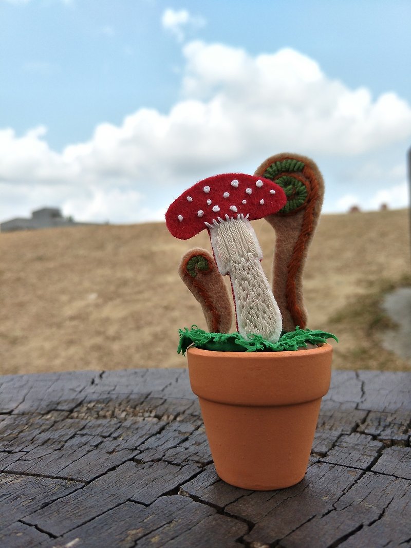 菌菇與蕨類 | 刺繡 擬真擺飾盆栽 | 書籤 - 裝飾/擺設  - 繡線 多色