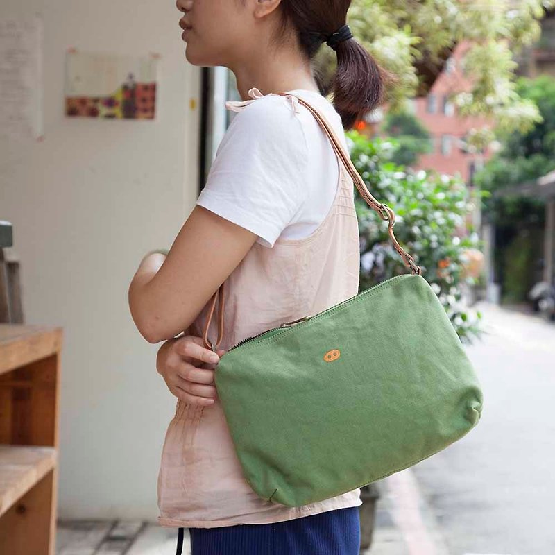 蘑菇Mogu/ 帆布袋/ 側背/ 葛蘭（抹茶綠） - 側背包/斜背包 - 棉．麻 綠色