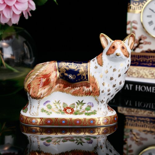 擎上閣裝飾藝術 限量英國製Royal Crown Derby 2005女王愛犬骨瓷柯基犬伊萬裡擺飾