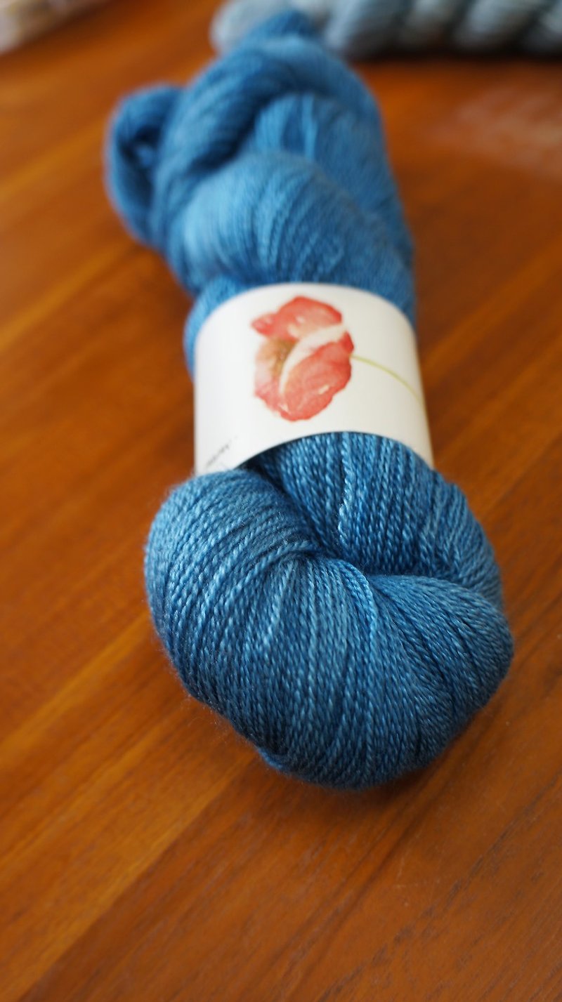 Hand dyed lace thread. Dark blue (55 BFL/45 Silk) - Knitting, Embroidery, Felted Wool & Sewing - Silk 