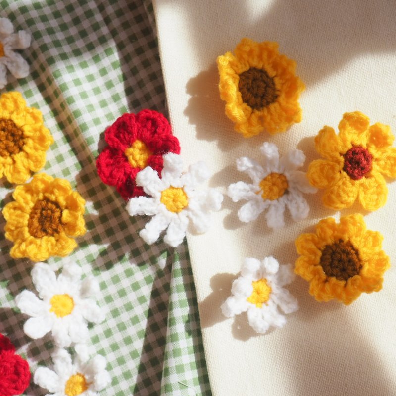 flower crochet  brooch - 胸針 - 環保材質 黃色
