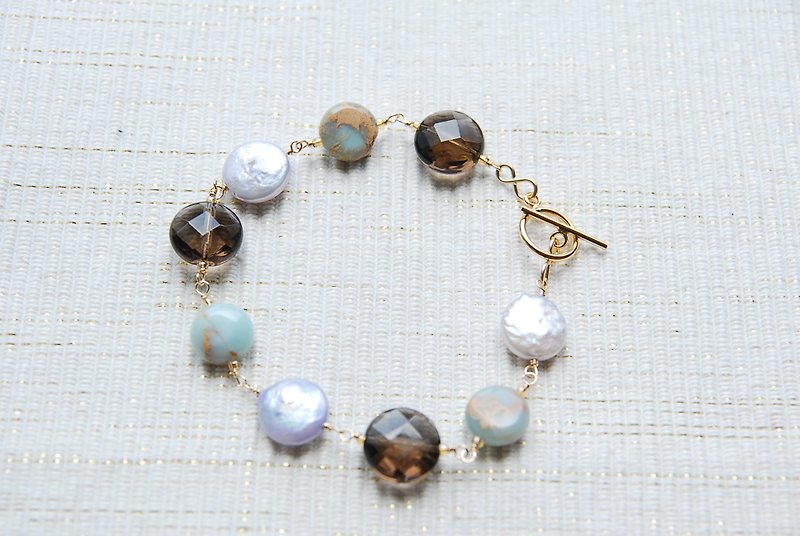 Coin-shaped pearl and stone bracelet Smoky quartz (14kgf) - Bracelets - Gemstone Multicolor