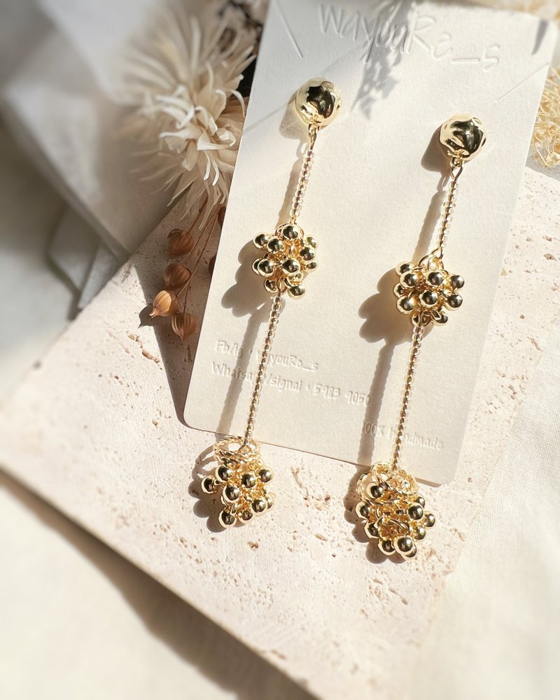 Delicate Petit Grape Earrings - ต่างหู - โลหะ สีทอง