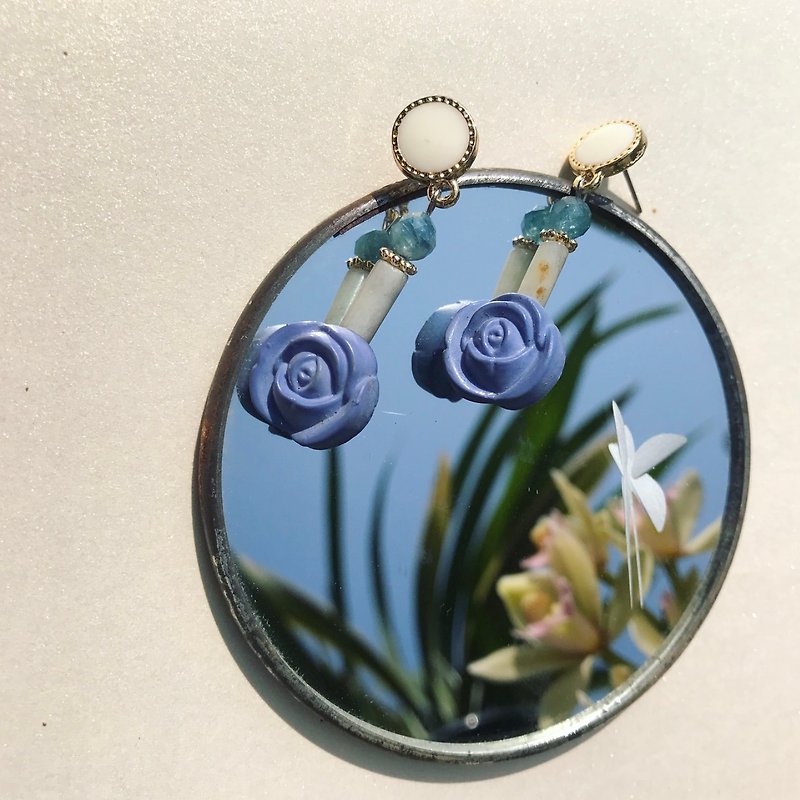 [Lost and find] antique sea blue baby mother blue rose earrings - Earrings & Clip-ons - Gemstone Blue