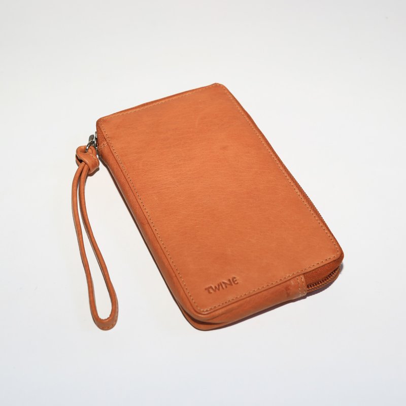 All-natural Brown rests phone package _ _ Fair Trade - กระเป๋าสตางค์ - หนังแท้ สีส้ม