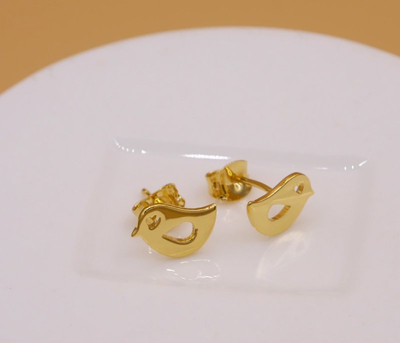 Handmade Little Bird Earring - 18K gold plated - 耳環/耳夾/耳骨夾 - 其他金屬 金色