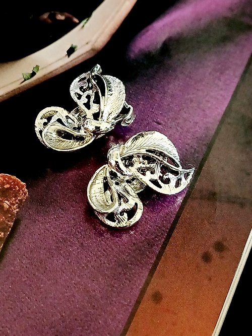 老時光製造所 vintage jewelry 金屬立體蝴蝶結夾式耳環