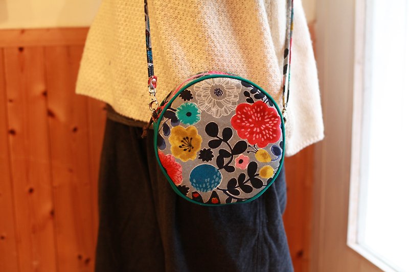 【好日手作】Handmade。春天的氣息。日式小圓包 。禮物 - 側背包/斜孭袋 - 其他材質 綠色