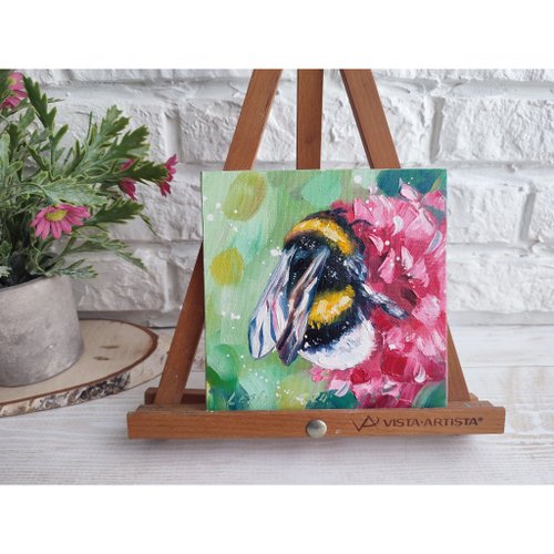 油絵◆半立体の円型アート【蜂】壁掛け油絵◆作者サイン入り マルハナバチの油絵 蜂の小さなアート 蜂のアートワーク 花の絵