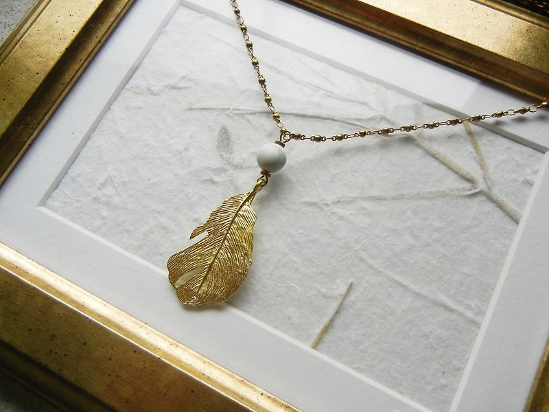 [Tiger Fortune Bag] Bronze Feather Necklace - สร้อยคอ - โลหะ สีทอง