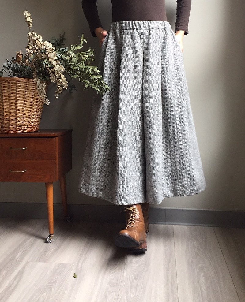 *Snowflake forest*gray tone woven woven wool fabric to make wide trousers - Skirts - Wool 