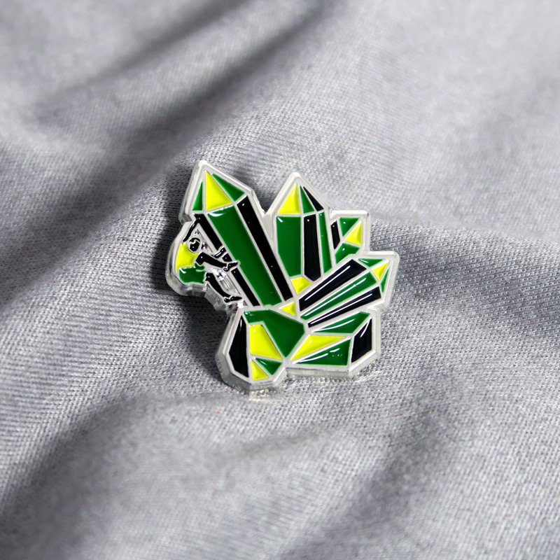 Quartz Climber Enamel Pin – Gift for Climbers and Boulderers – 攀岩針 – 등반 クライミング - Badges & Pins - Other Metals Multicolor