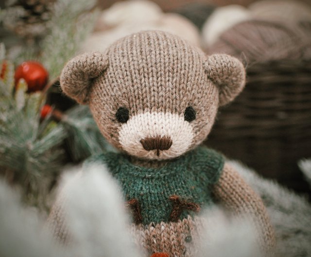 Christmas bear toy knitting pattern, knitted doll, PDF Digital