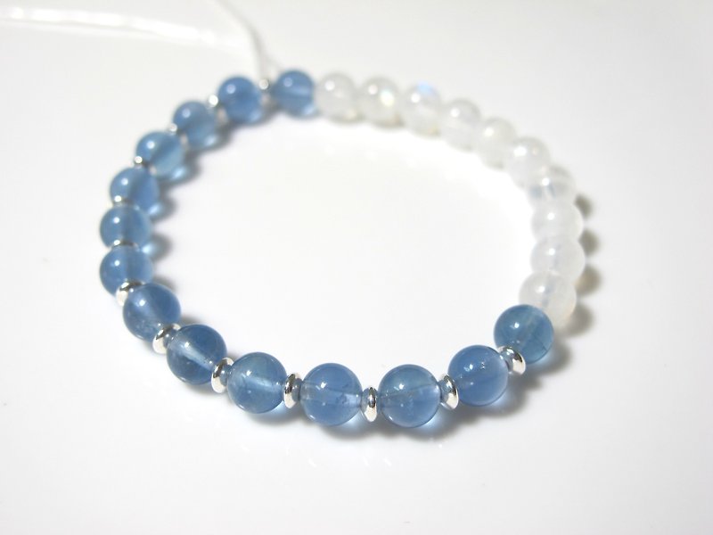 onion-bulb Hands Natural stone series - "Firefly Month" - fluorite ┌ moonstone silver ┌925 - Bracelets - Gemstone Blue