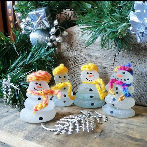 海玻璃給你 Cute sea glass snowmen.Xmas ornament.Snowman Ornaments gift idea.New home gift