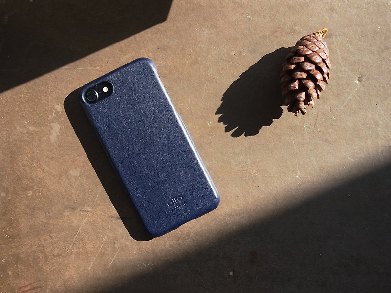 [Seasonal Sale] [Customized Gift] Leather Phone Case SE2/SE3/7/8 Universal - Blue - เคส/ซองมือถือ - หนังแท้ สีน้ำเงิน