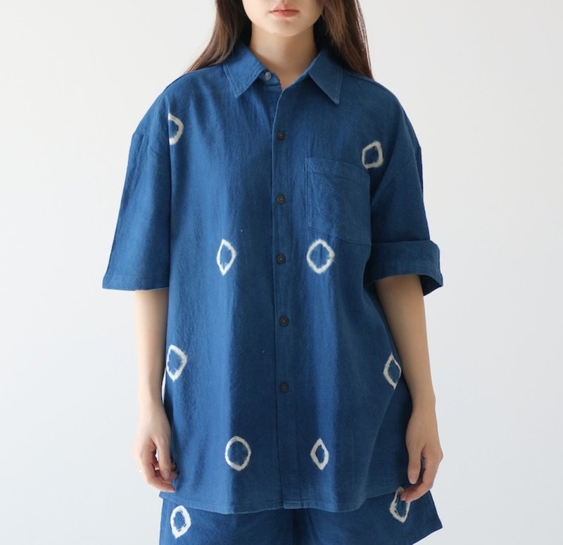 【棉質手工藍染】中性寬鬆雙色襯衫 - 女襯衫 - 棉．麻 藍色