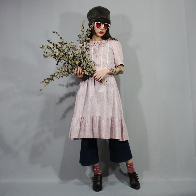 （送料無料）（ヴィンテージドレス）ピンクのドレスに小さな花が咲く古代日本（ウェディング/バースデーギフト）F3213 - ワンピース - コットン・麻 ピンク
