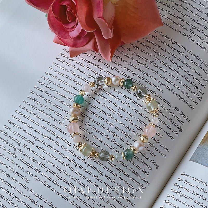 Madame Pompidou丨Rose Quartz + Green Strawberry //Lucky and Rich // Customized Natural Crystal Bracelet - สร้อยข้อมือ - คริสตัล สีเขียว
