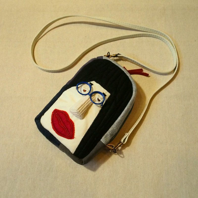 Face embroidered smartphone shoulder bag - กระเป๋าแมสเซนเจอร์ - ผ้าฝ้าย/ผ้าลินิน หลากหลายสี