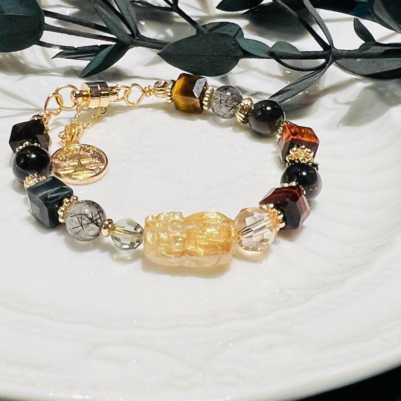 carina accessories 鈦金貔貅客製手鍊 黃虎眼 銀耀石 黑髮晶 - 手鍊/手環 - 水晶 金色