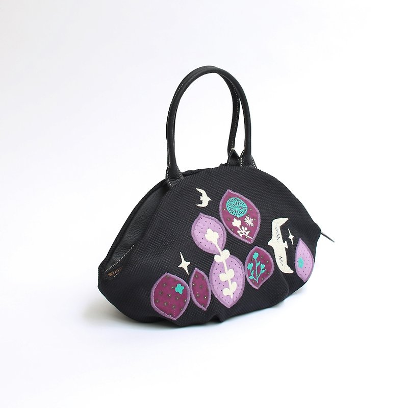 Embroidery from the sky · Almond bag - กระเป๋าถือ - เส้นใยสังเคราะห์ สีม่วง