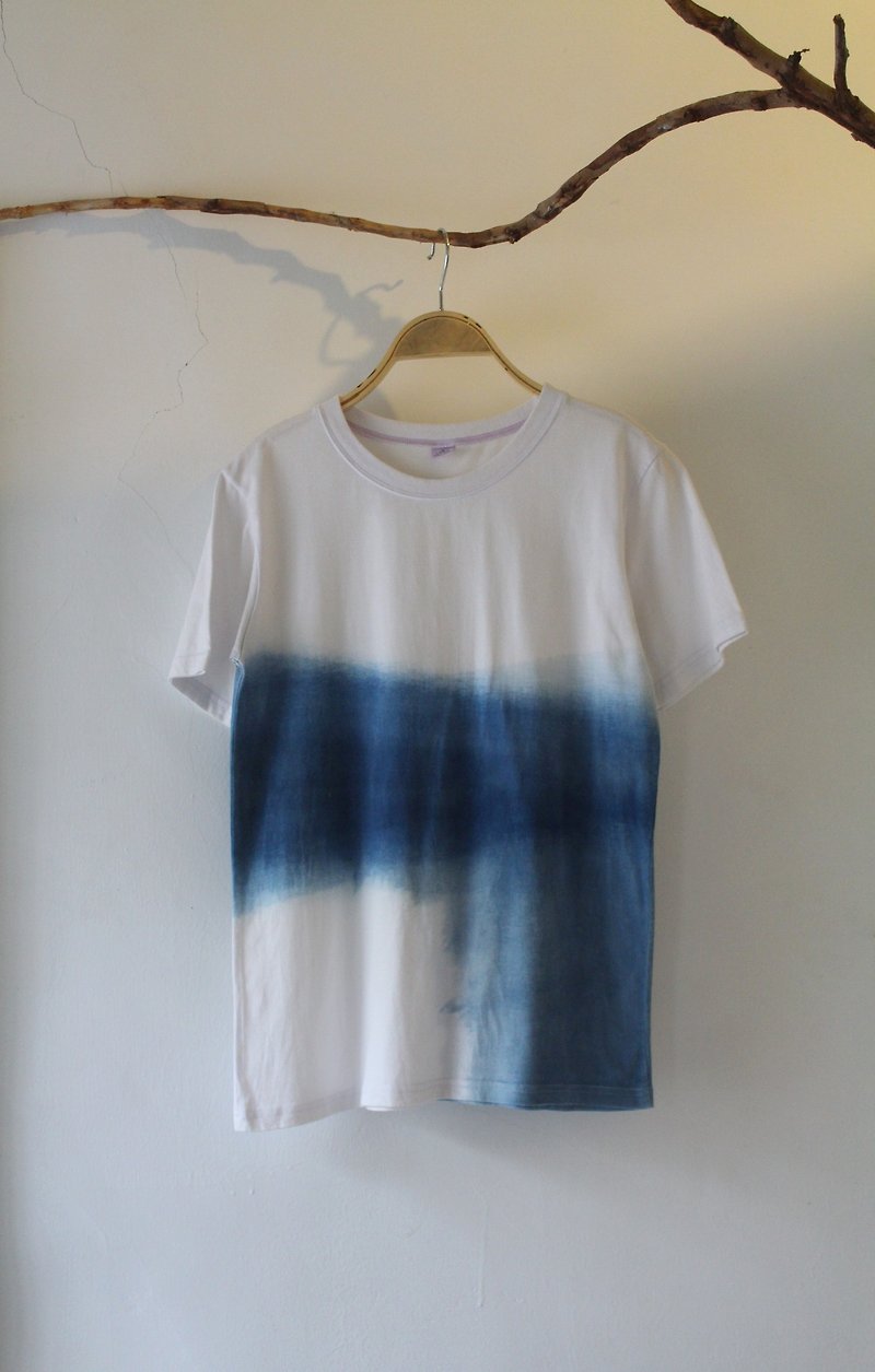 Free to stain isvara handmade blue dye pure series of morning cotton T-shirt - เสื้อฮู้ด - ผ้าฝ้าย/ผ้าลินิน สีน้ำเงิน
