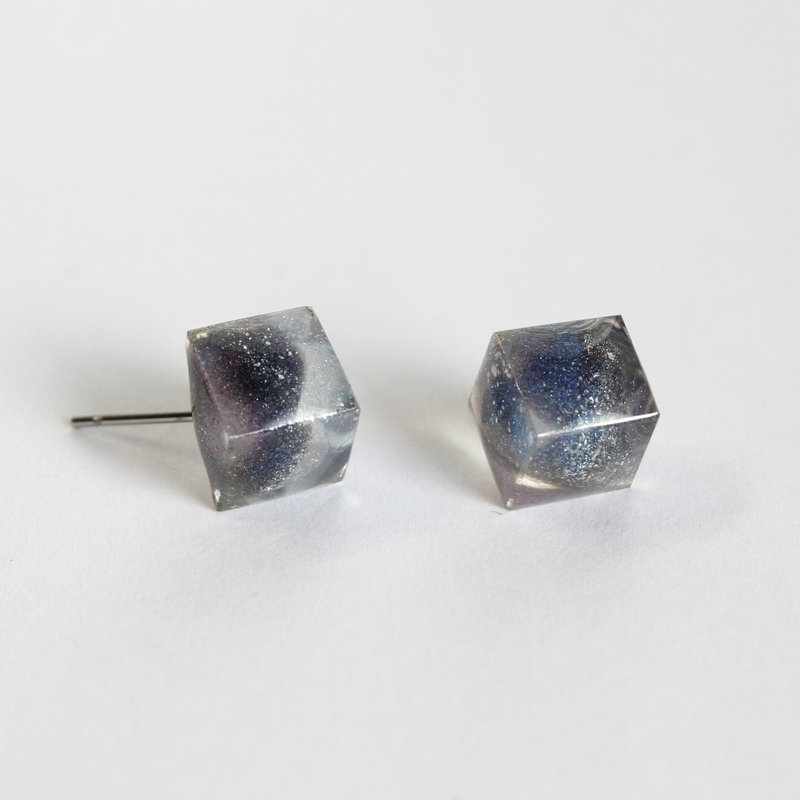 Night Knight / resin earring - single / ICE DRIP - Earrings & Clip-ons - Resin Gray