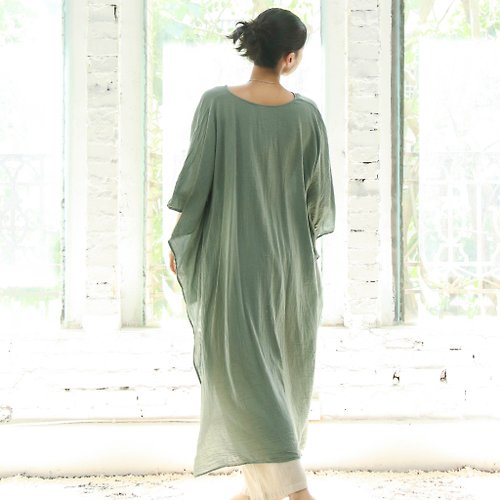 OMAKE TAIWAN 前短後長寬版洋裝上衣 灰綠