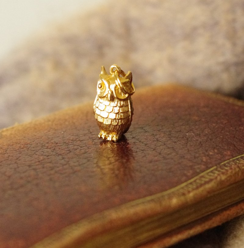 Antique golden owl AVON three-dimensional necklace CH277 - สร้อยคอ - โลหะ สีทอง