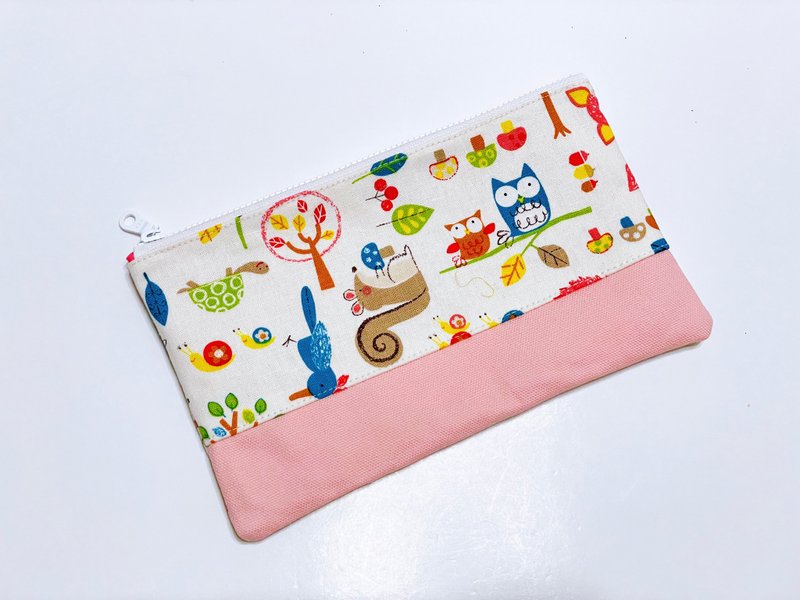 Flat pencil case, storage bag Animals can be embroidered for free - กล่องดินสอ/ถุงดินสอ - ผ้าฝ้าย/ผ้าลินิน ขาว