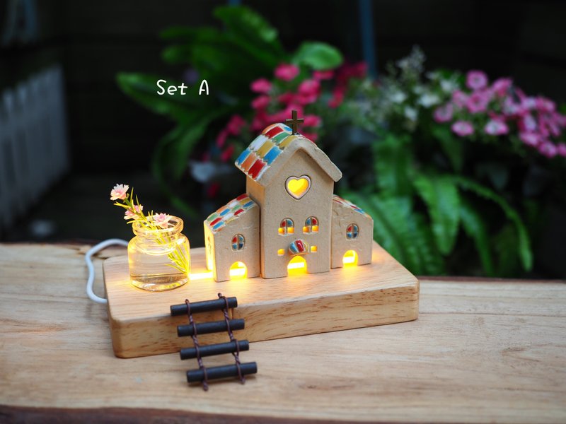 Handmade Ceramic House with Lighting, Set of 6 - ของวางตกแต่ง - ดินเผา หลากหลายสี