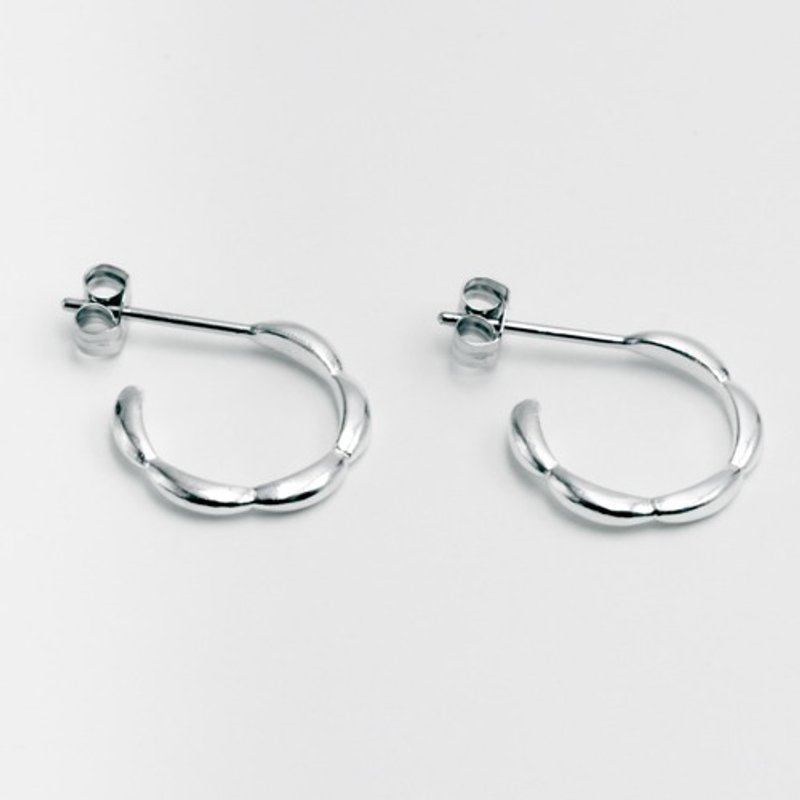Ripple Earrings S Platinum - 耳環/耳夾/耳骨夾 - 其他金屬 