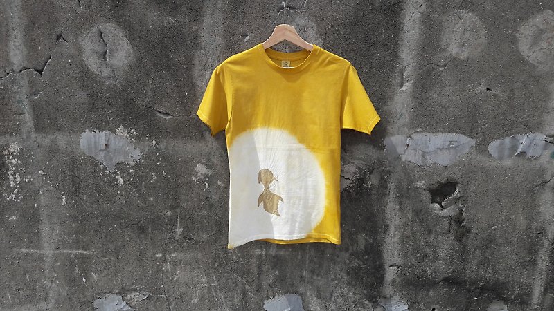 自在染isvara手工植物染純棉T-shirt  共生系列 魚游 - 中性衛衣/T 恤 - 棉．麻 黃色
