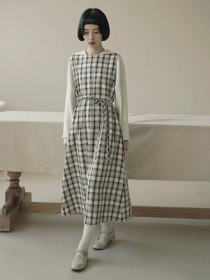 Beige retro fine lattice waist dress plaid yarn-dyed material college style sleeveless dress - ชุดเดรส - ผ้าฝ้าย/ผ้าลินิน ขาว